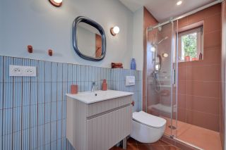 townhouse 6 Rooms for sale on ARLES (13200)
