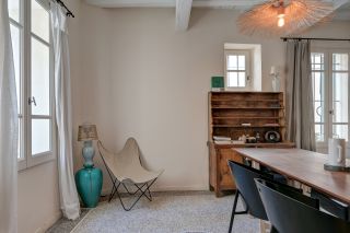 townhouse 4 Rooms for sale on ARLES (13200)