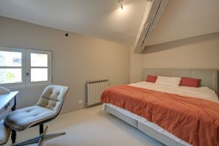 townhouse 4 Rooms for sale on ARLES (13200)