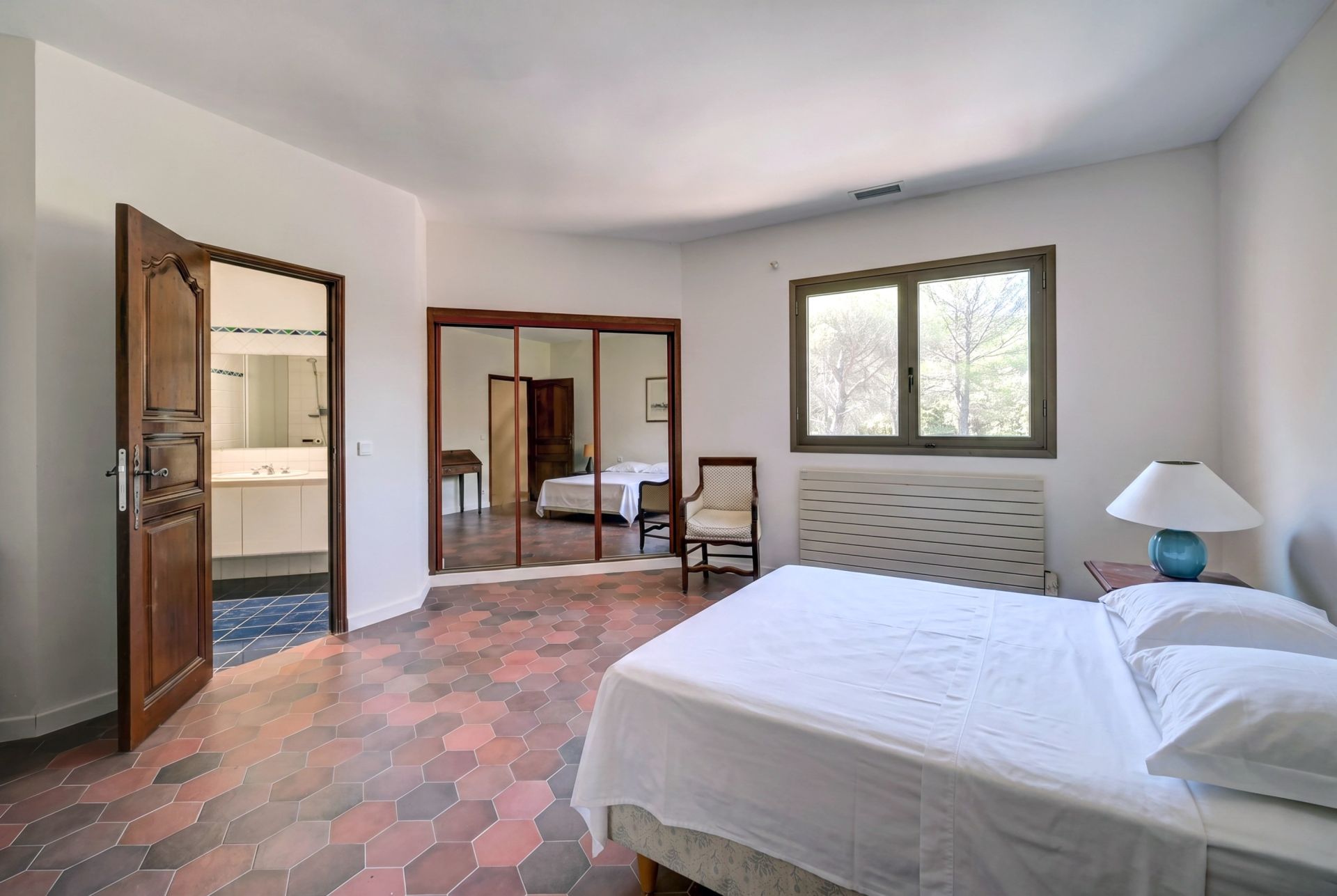 house 10 Rooms for sale on EYGALIERES (13810)