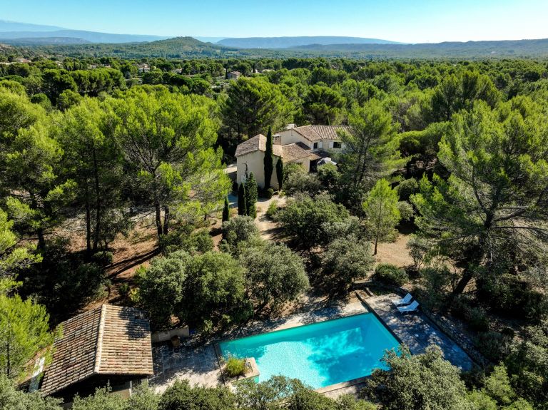house 10 Rooms for sale on EYGALIERES (13810)