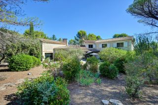 house 10 Rooms for sale on EYGALIERES (13810)