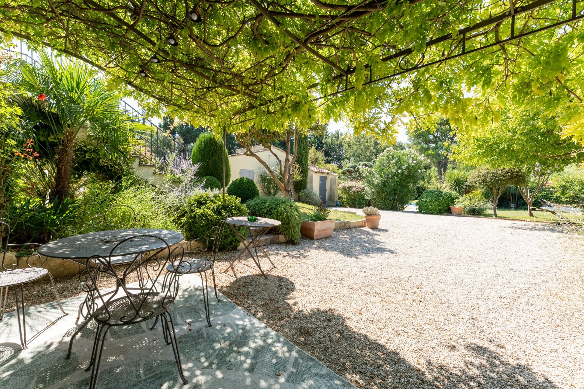 traditional house 8 Rooms for sale on FONTVIEILLE (13990)