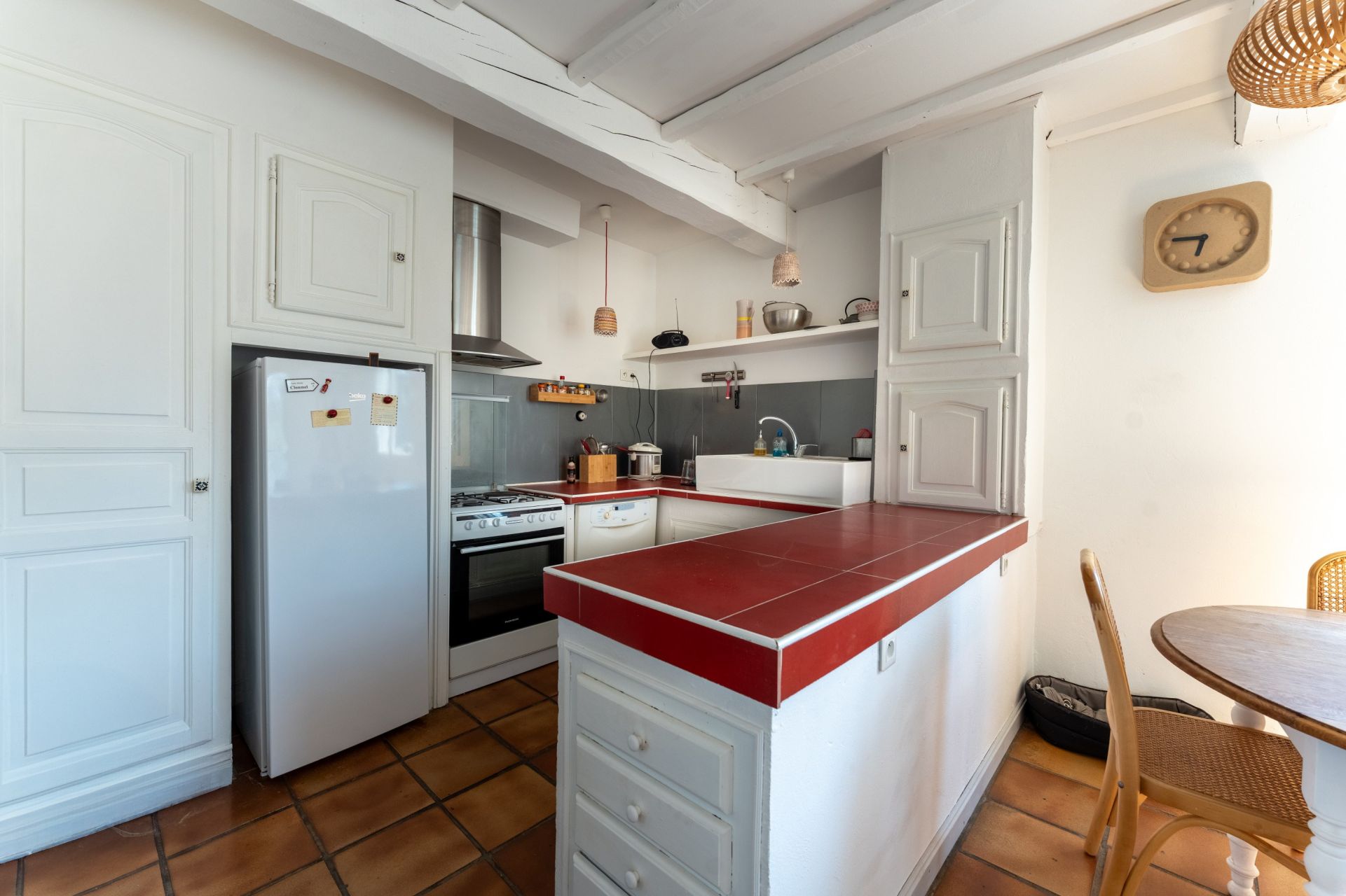 traditional house 8 Rooms for sale on FONTVIEILLE (13990)