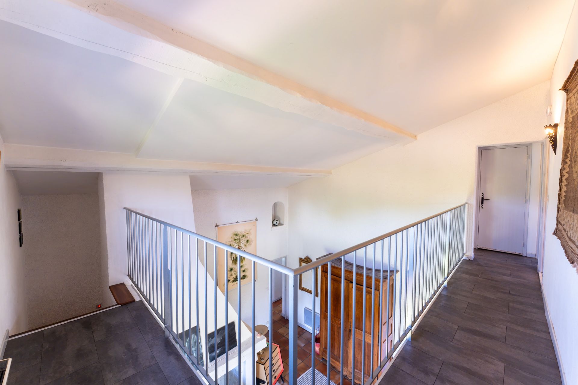 traditional house 8 Rooms for sale on FONTVIEILLE (13990)