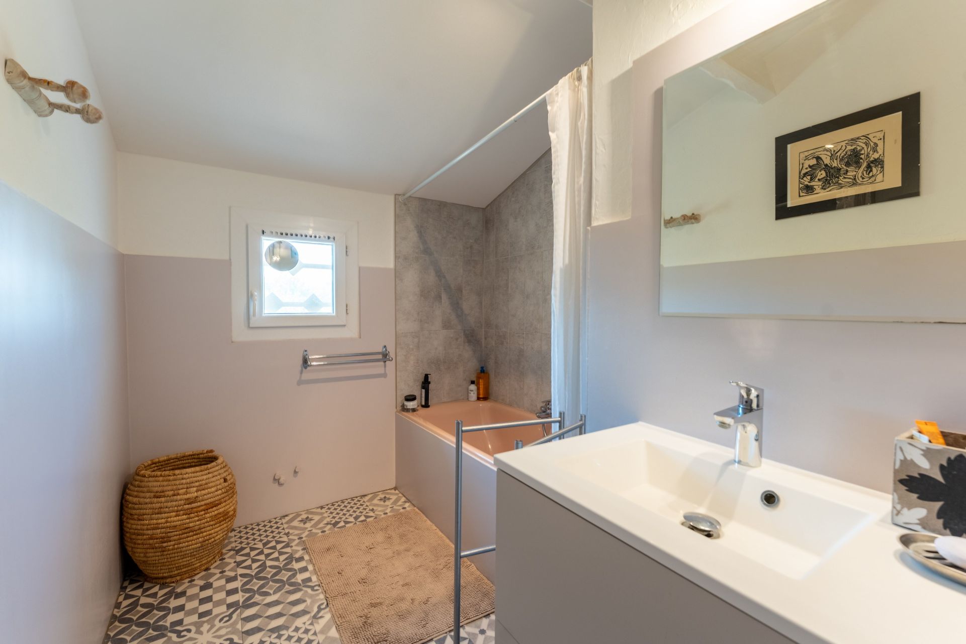 traditional house 8 Rooms for sale on FONTVIEILLE (13990)