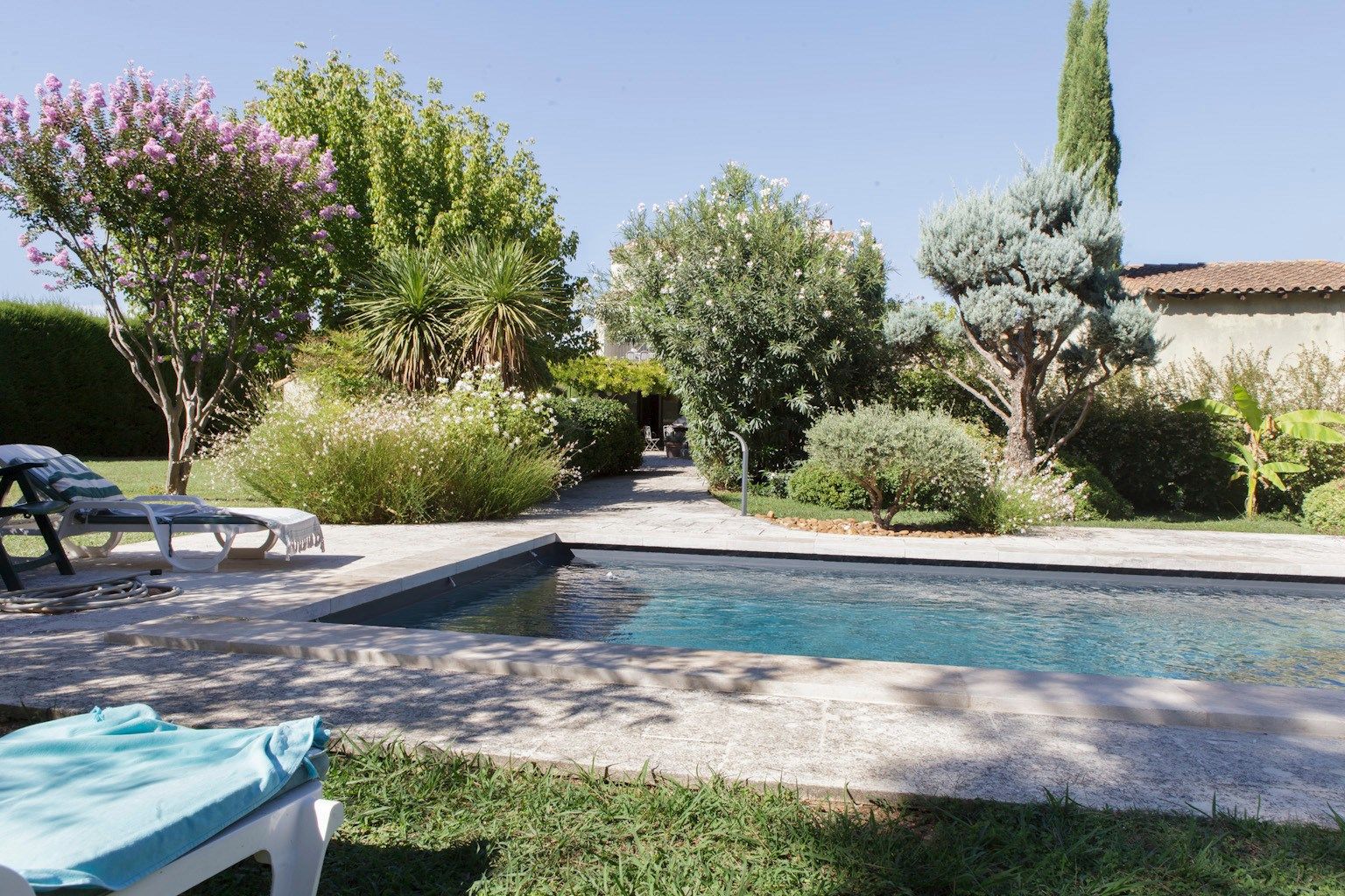 maison traditionnelle 8 Pièces en vente sur FONTVIEILLE (13990)