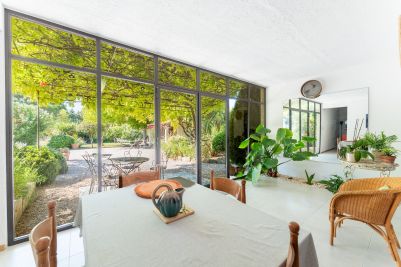 Sale Traditional house Fontvieille 8&nbsp;Rooms 210&nbsp;m²