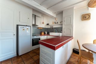 traditional house 8 Rooms for sale on FONTVIEILLE (13990)