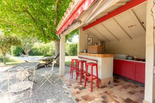 traditional house 8 Rooms for sale on FONTVIEILLE (13990)