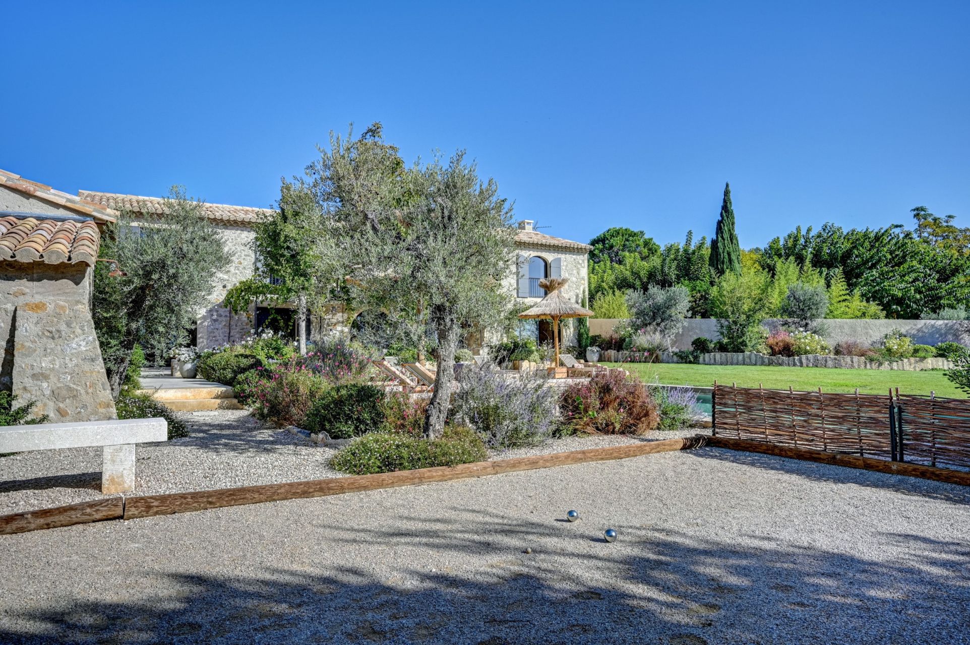 mas 6 Rooms for seasonal rent on MAUSSANE LES ALPILLES (13520)