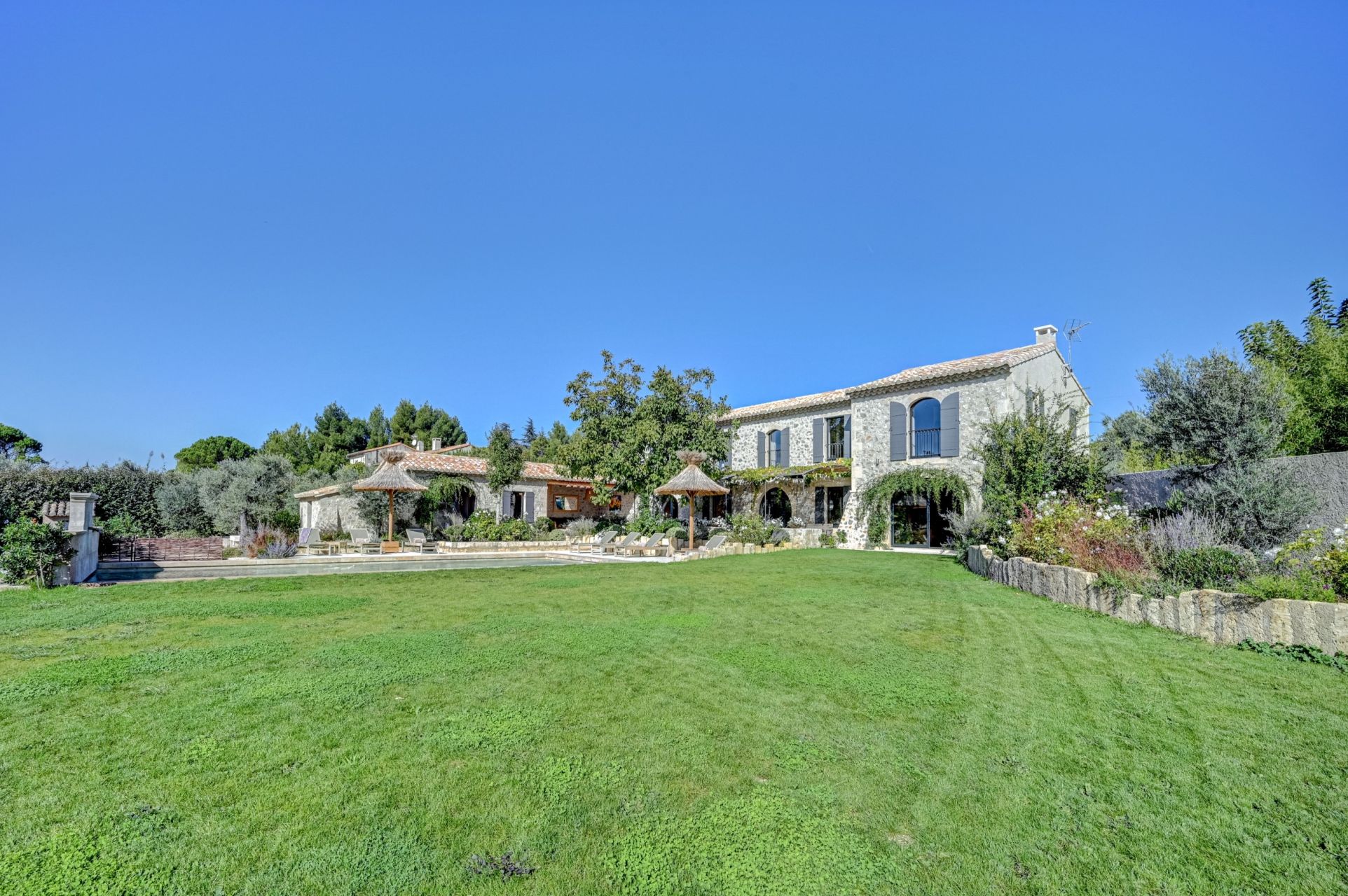 mas 6 Rooms for seasonal rent on MAUSSANE LES ALPILLES (13520)