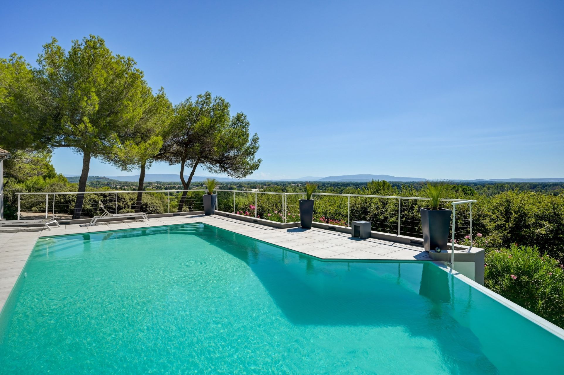 house 9 Rooms for sale on NOVES (13550)