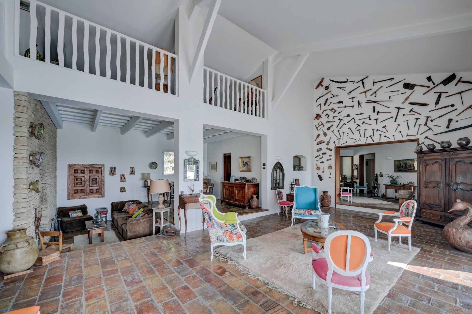 house 9 Rooms for sale on NOVES (13550)