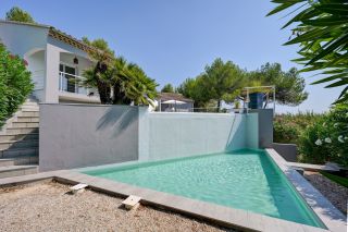 house 9 Rooms for sale on NOVES (13550)