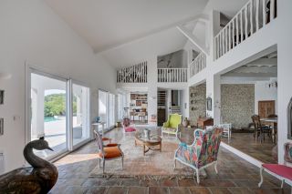 house 9 Rooms for sale on NOVES (13550)