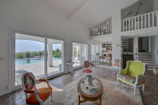 house 9 Rooms for sale on NOVES (13550)