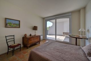 house 9 Rooms for sale on NOVES (13550)