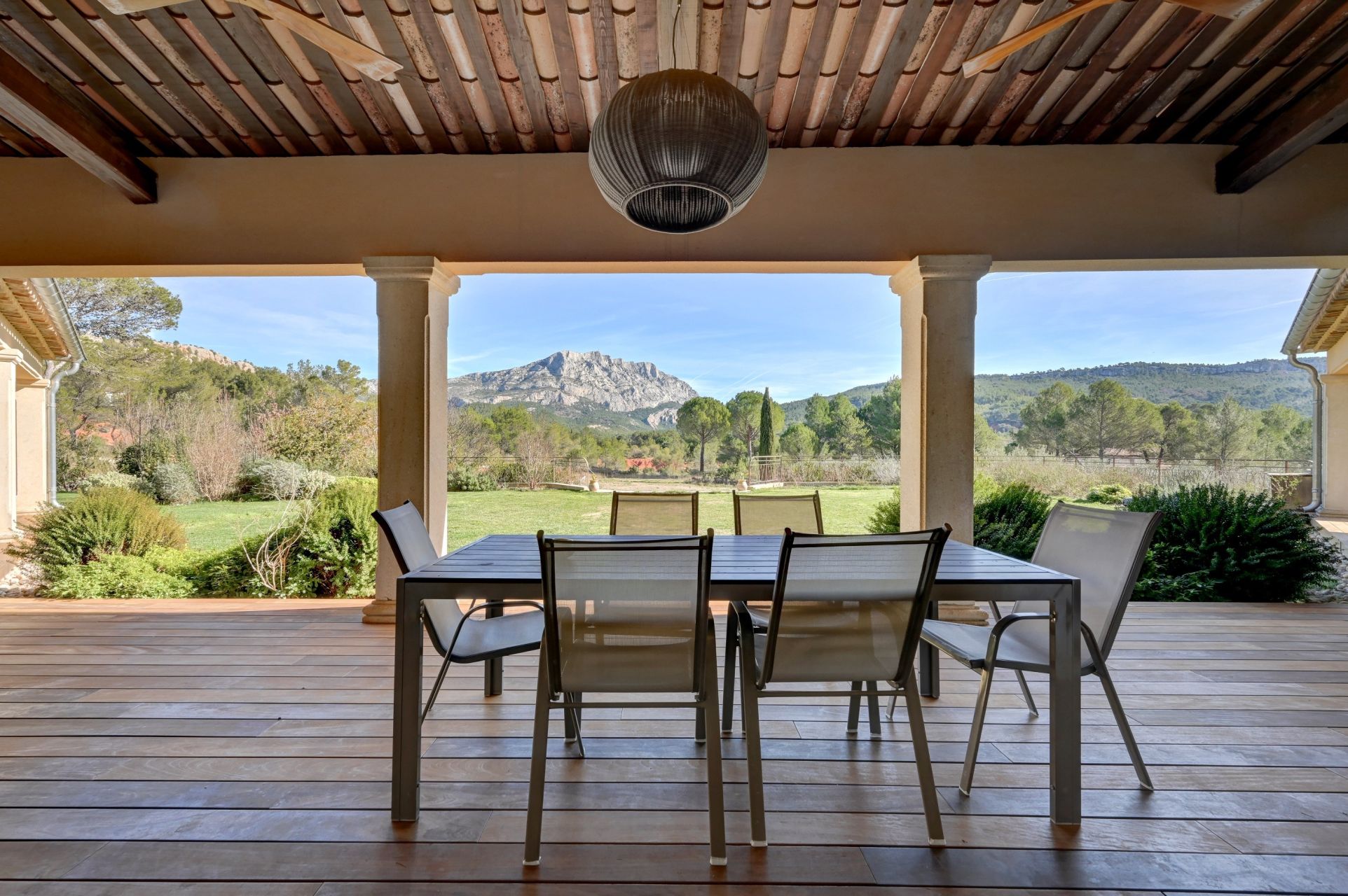 house 10 Rooms for rent on AIX EN PROVENCE (13100)