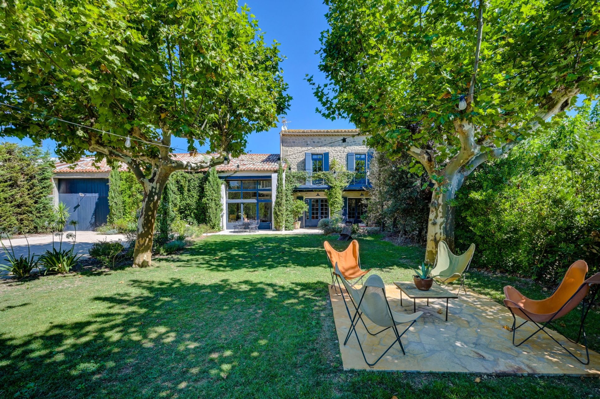 mas 12 Rooms for sale on FONTVIEILLE (13990)