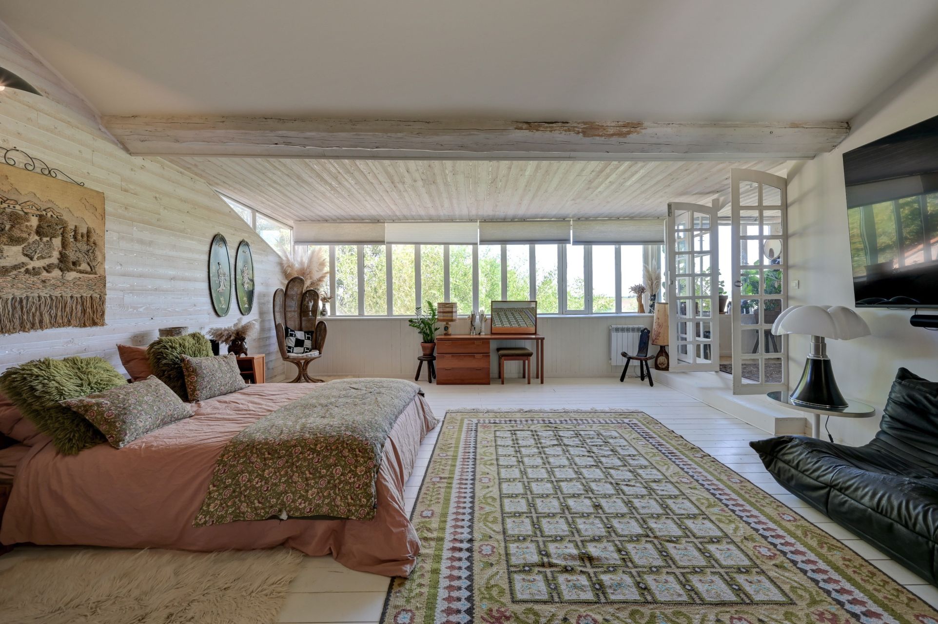 mas 12 Rooms for sale on FONTVIEILLE (13990)