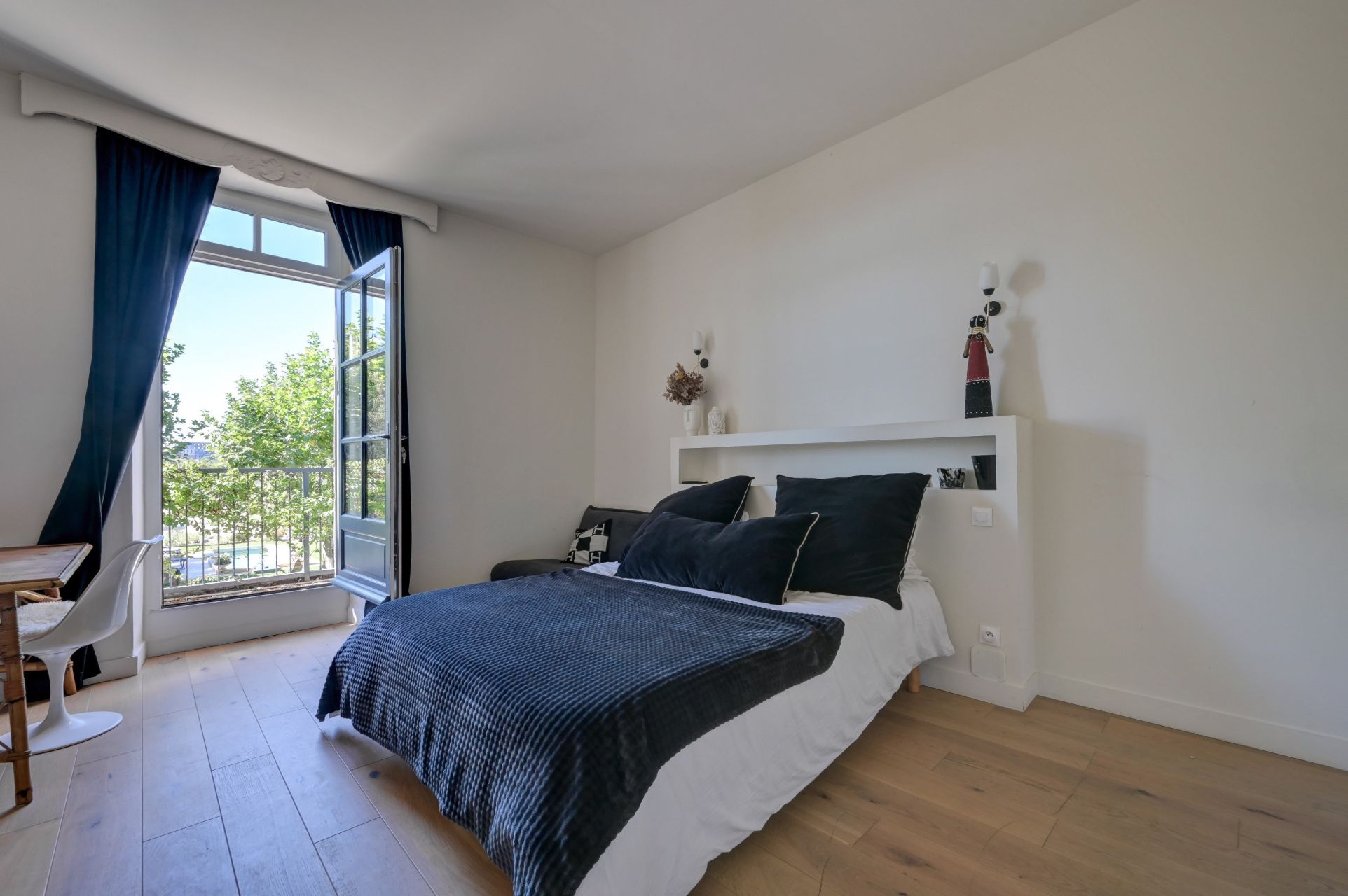 mas 12 Rooms for sale on FONTVIEILLE (13990)