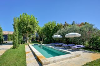 mas 12 Rooms for sale on FONTVIEILLE (13990)