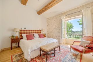 house 8 Rooms for sale on MAUSSANE LES ALPILLES (13520)