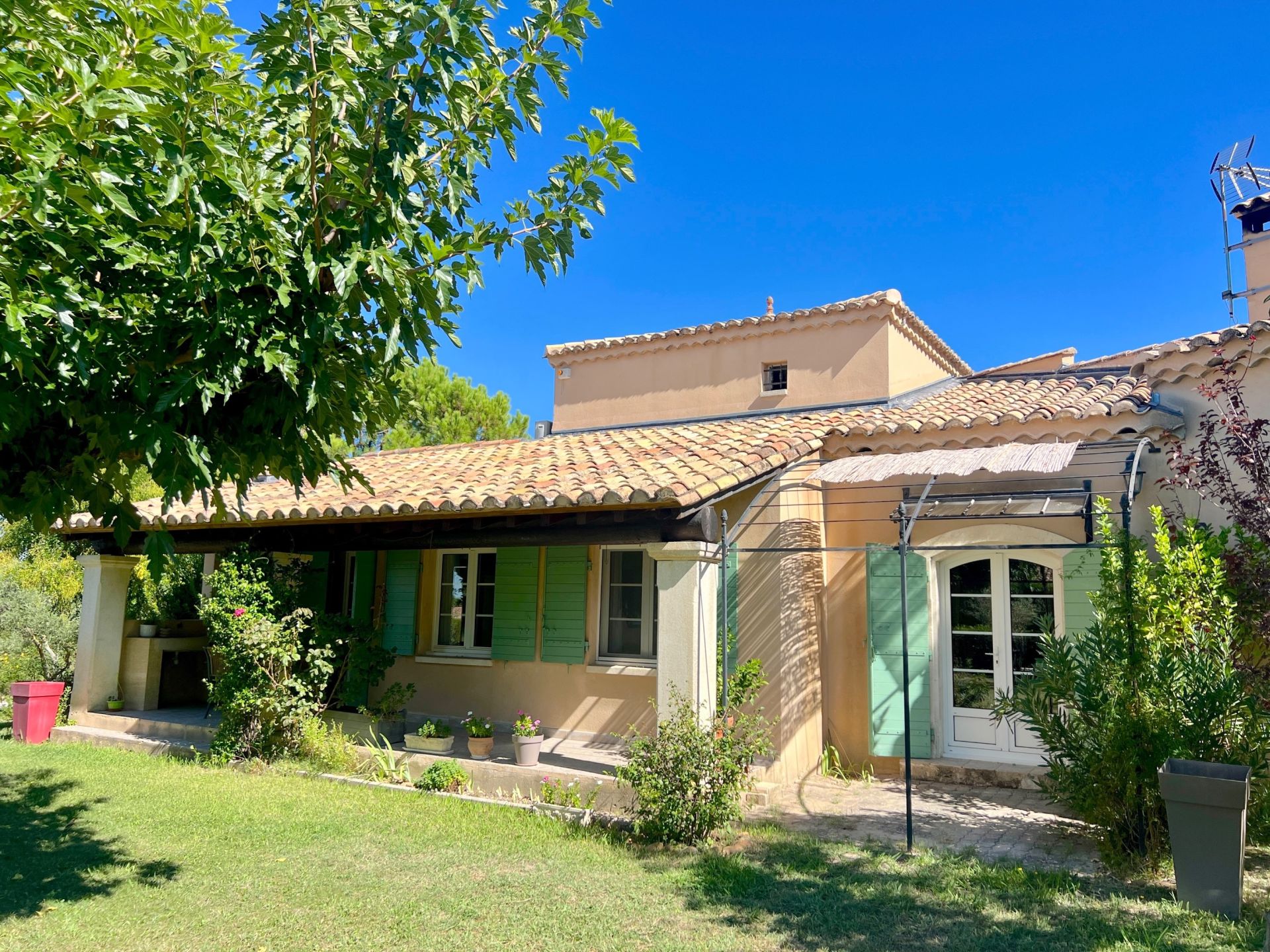 traditional house 6 Rooms for sale on ST REMY DE PROVENCE (13210)