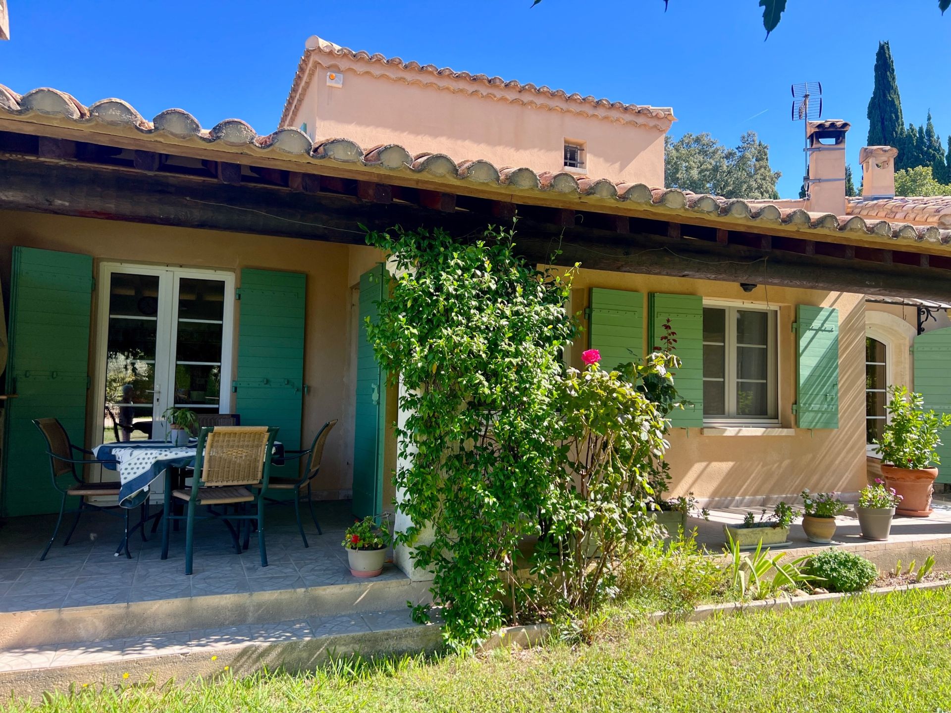 traditional house 6 Rooms for sale on ST REMY DE PROVENCE (13210)