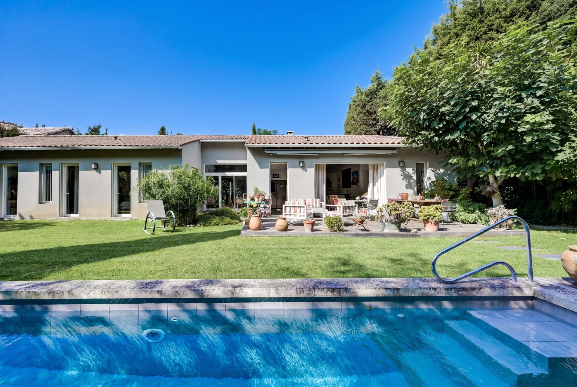 maison 5 Pièces en vente sur VILLENEUVE LES AVIGNON (30400)