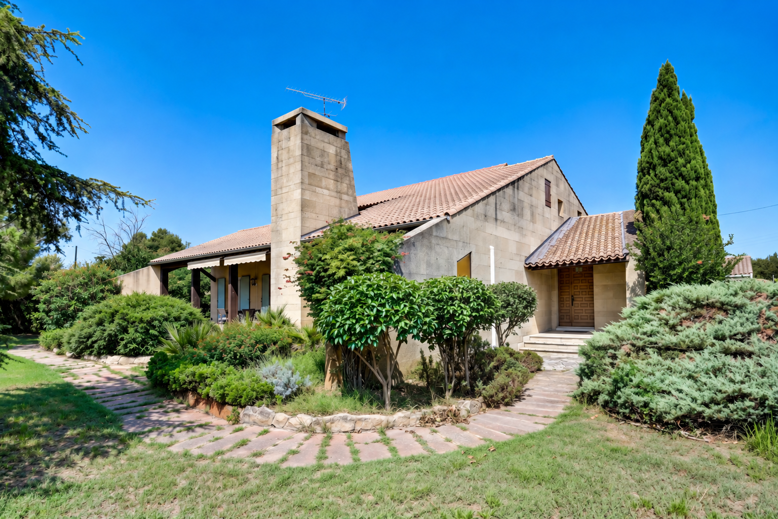 maison 6 Pièces en vente sur ARLES (13200)