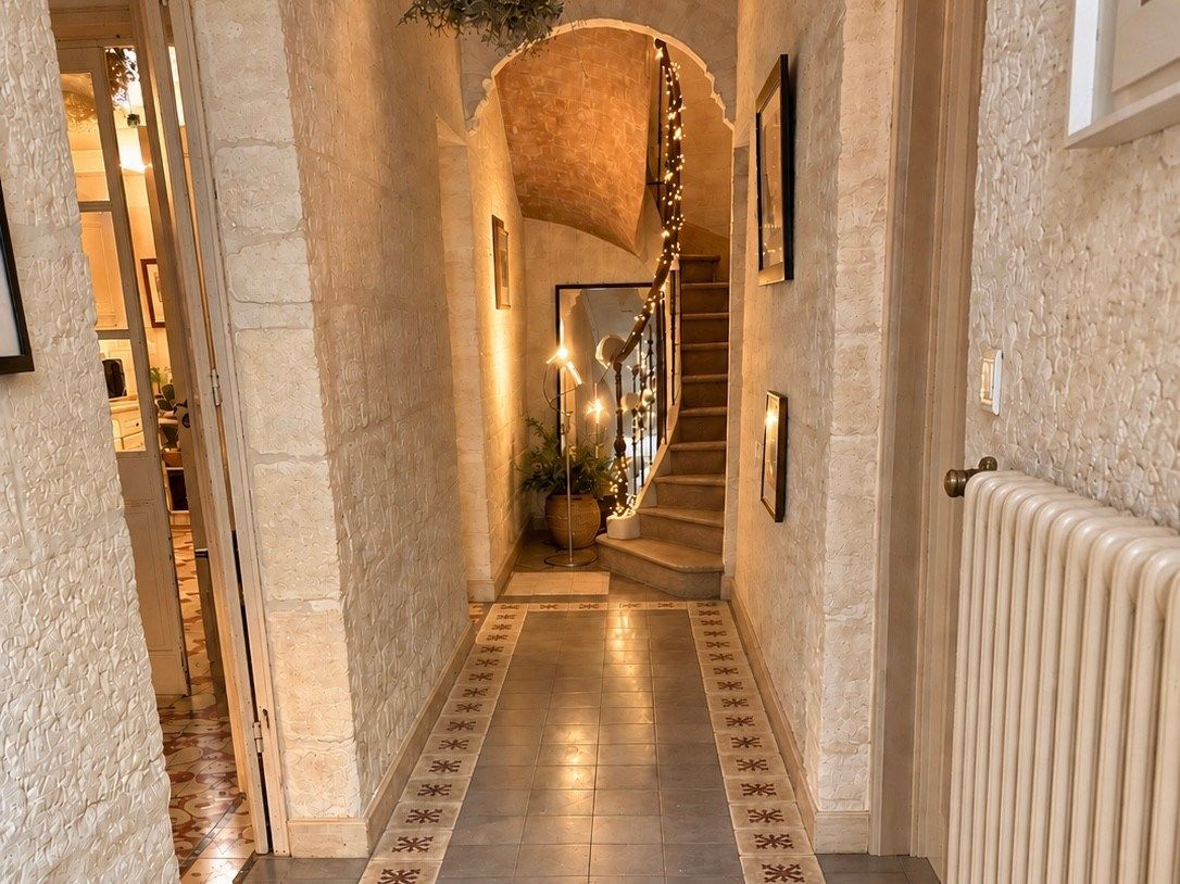 maison 9 Pièces en vente sur FONTVIEILLE (13990)