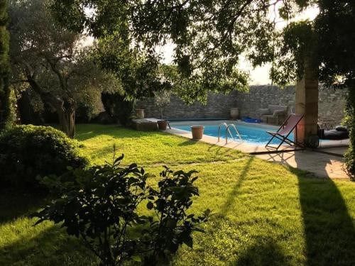 maison 9 Pièces en vente sur FONTVIEILLE (13990)