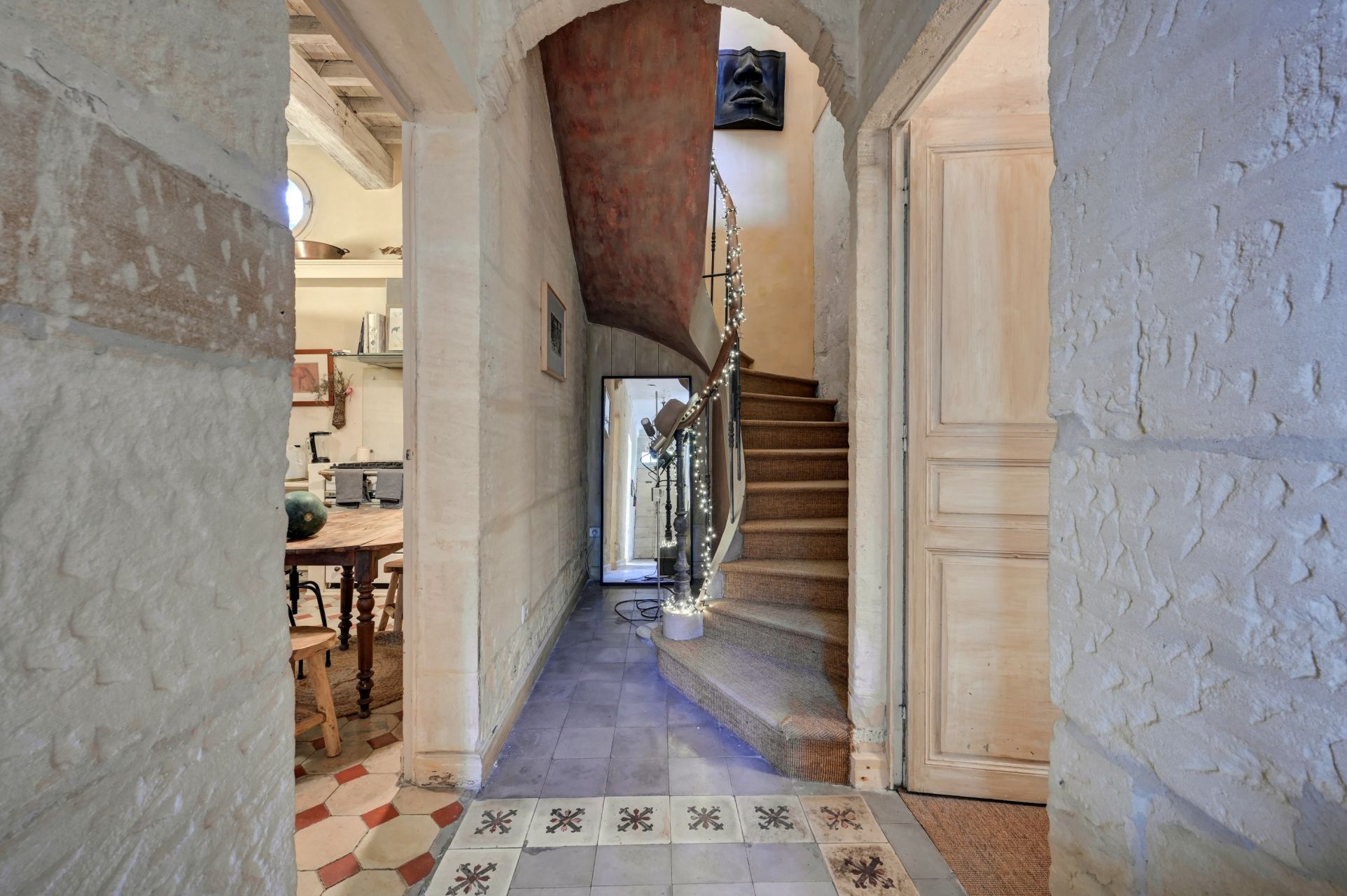 maison 9 Pièces en vente sur FONTVIEILLE (13990)
