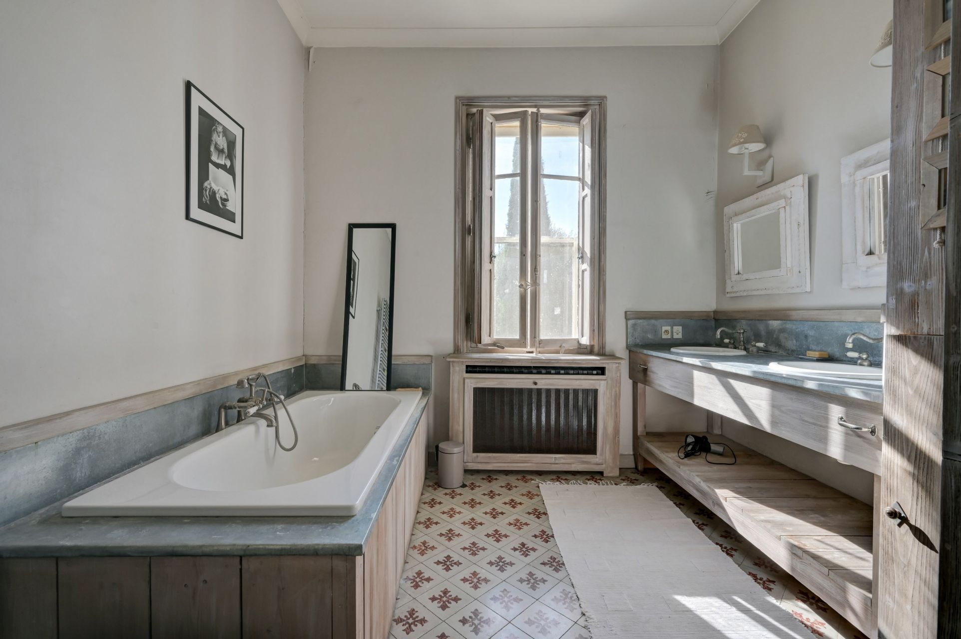 maison 9 Pièces en vente sur FONTVIEILLE (13990)