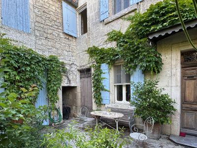 Vente Maison Fontvieille 9&nbsp;Pièces 242&nbsp;m²