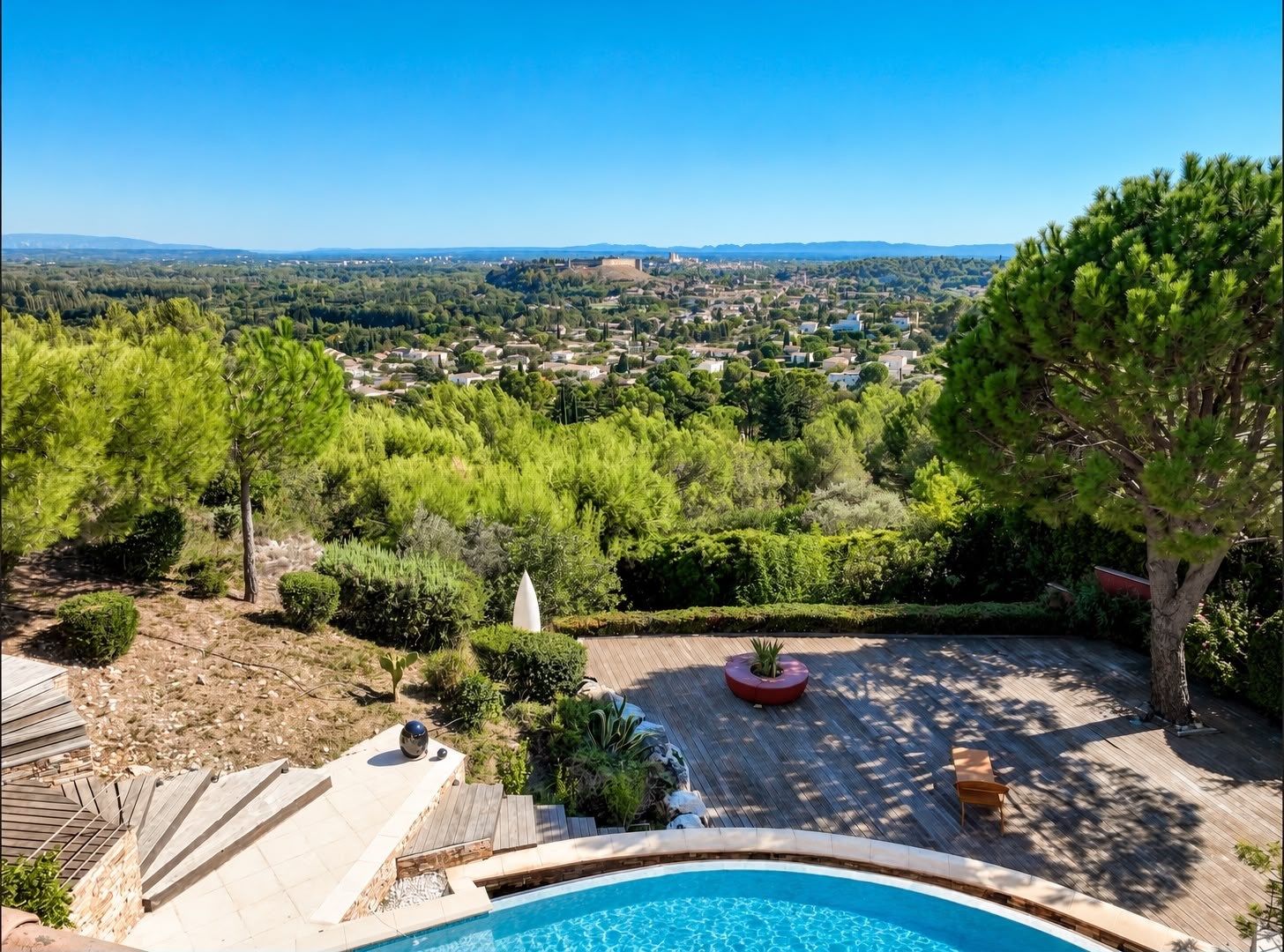 house 6 Rooms for sale on VILLENEUVE LES AVIGNON (30400)