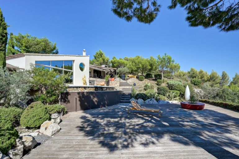 maison 6 Pièces en vente sur VILLENEUVE LES AVIGNON (30400)