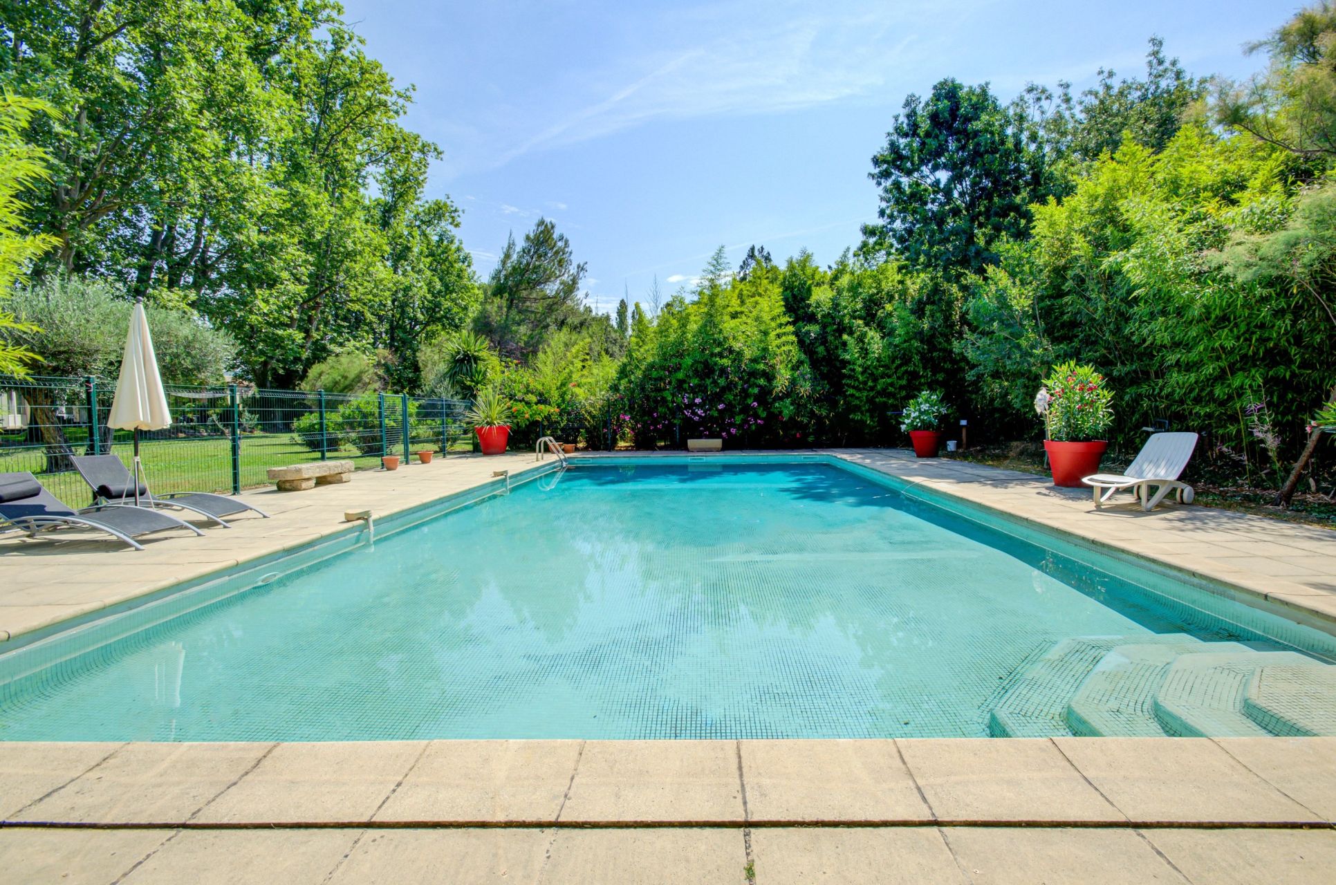 house 12 Rooms for sale on AIX EN PROVENCE (13100)