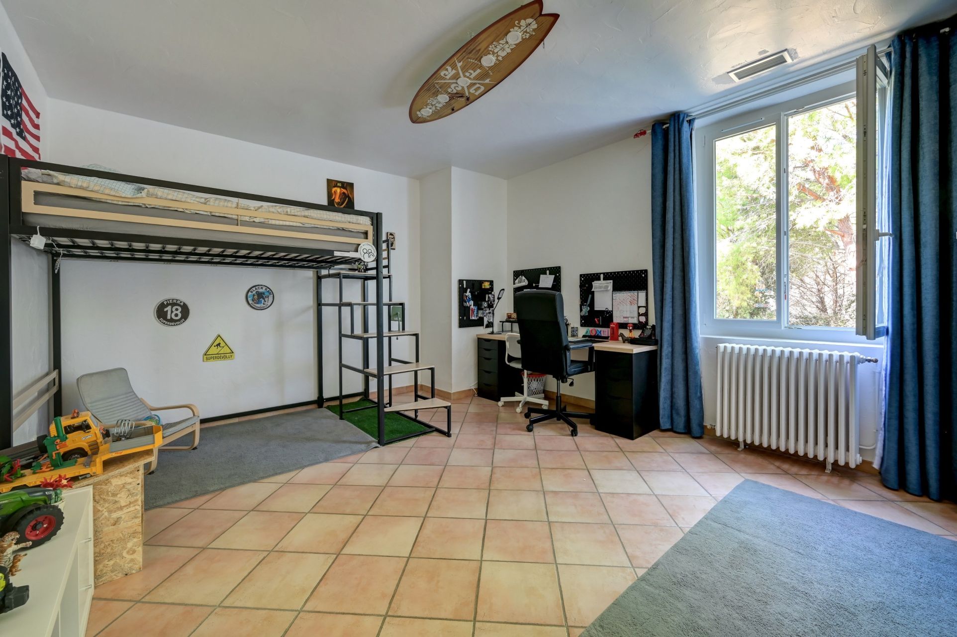 house 12 Rooms for sale on AIX EN PROVENCE (13100)