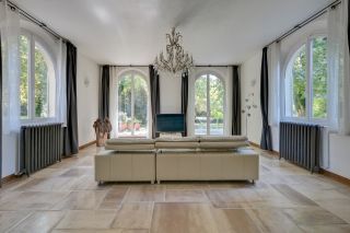 house 12 Rooms for sale on AIX EN PROVENCE (13100)