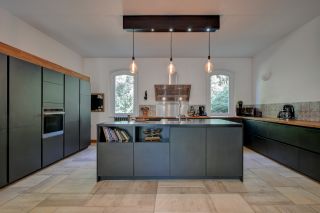 house 12 Rooms for sale on AIX EN PROVENCE (13100)