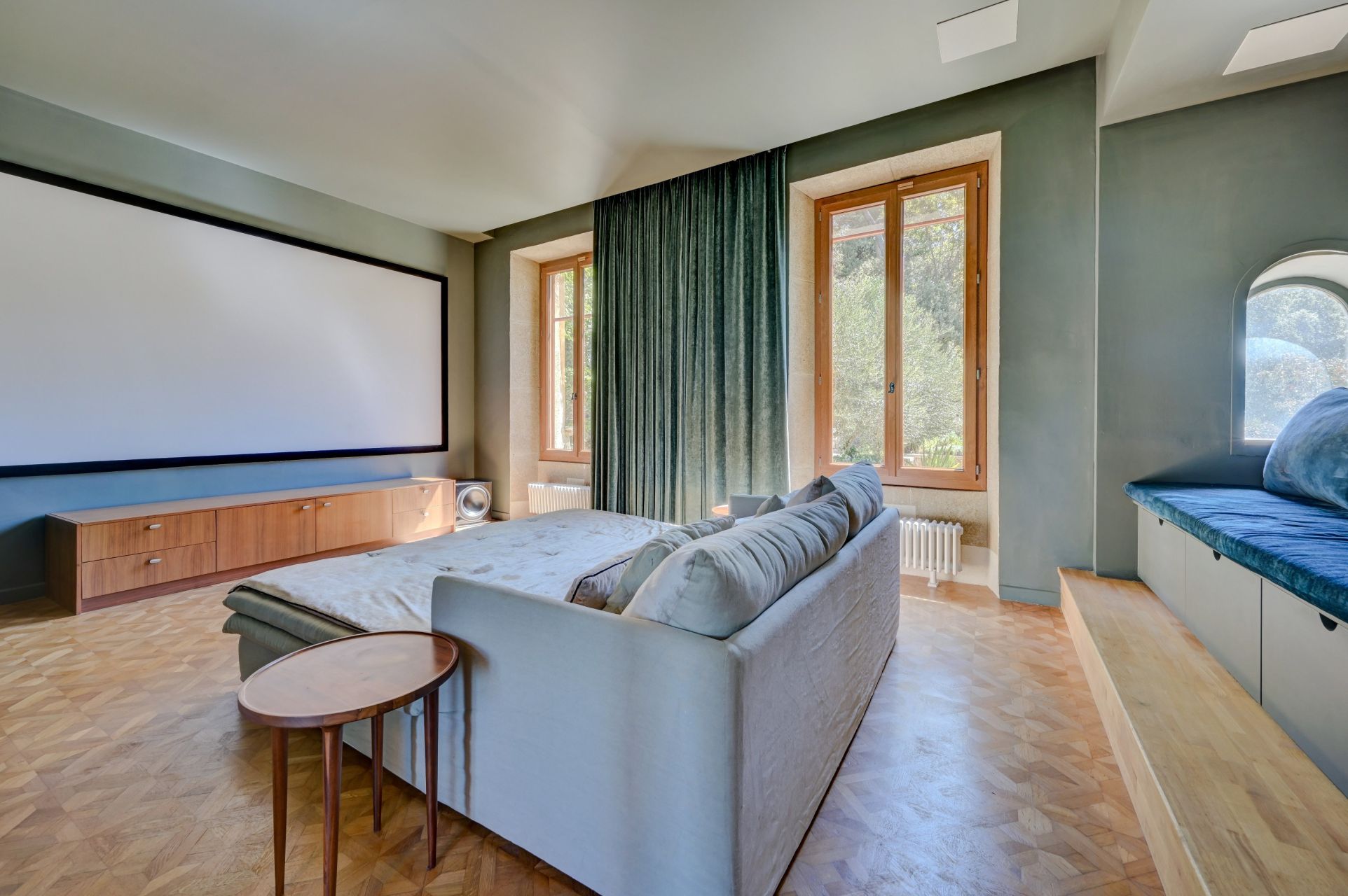 house 20 Rooms for sale on AIX EN PROVENCE (13100)