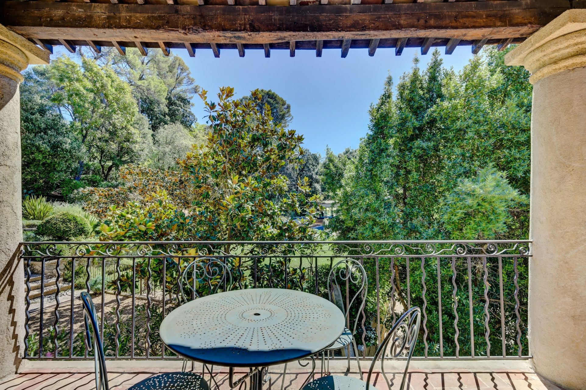house 20 Rooms for sale on AIX EN PROVENCE (13100)