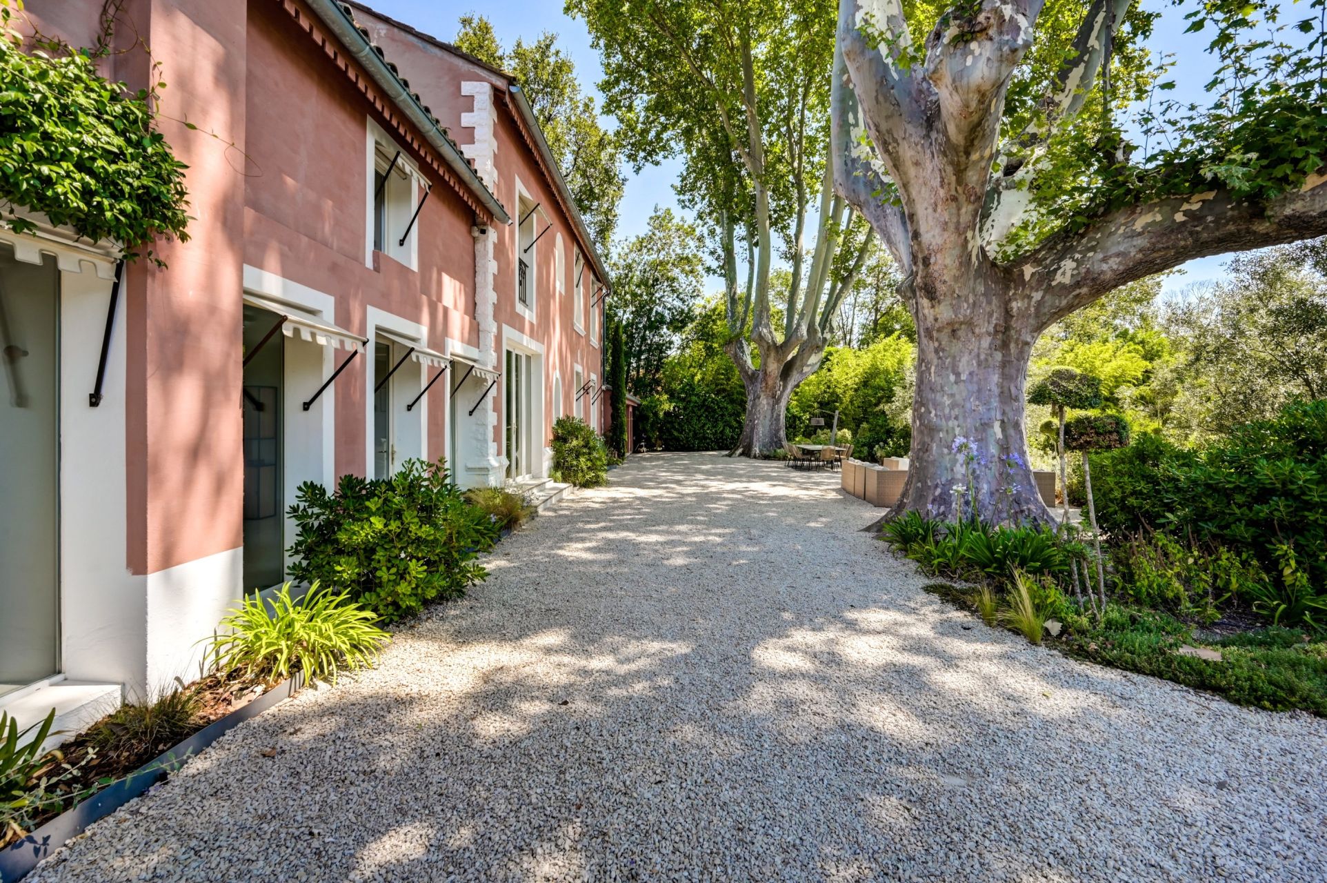 mas 9 Rooms for sale on EYGALIERES (13810)