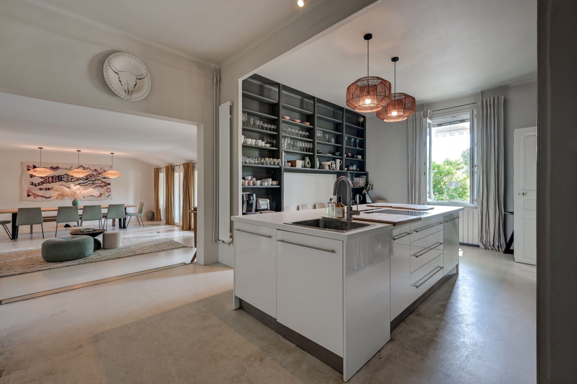 mas 9 Rooms for sale on EYGALIERES (13810)