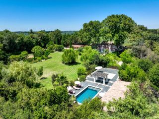 mas 9 Rooms for sale on EYGALIERES (13810)