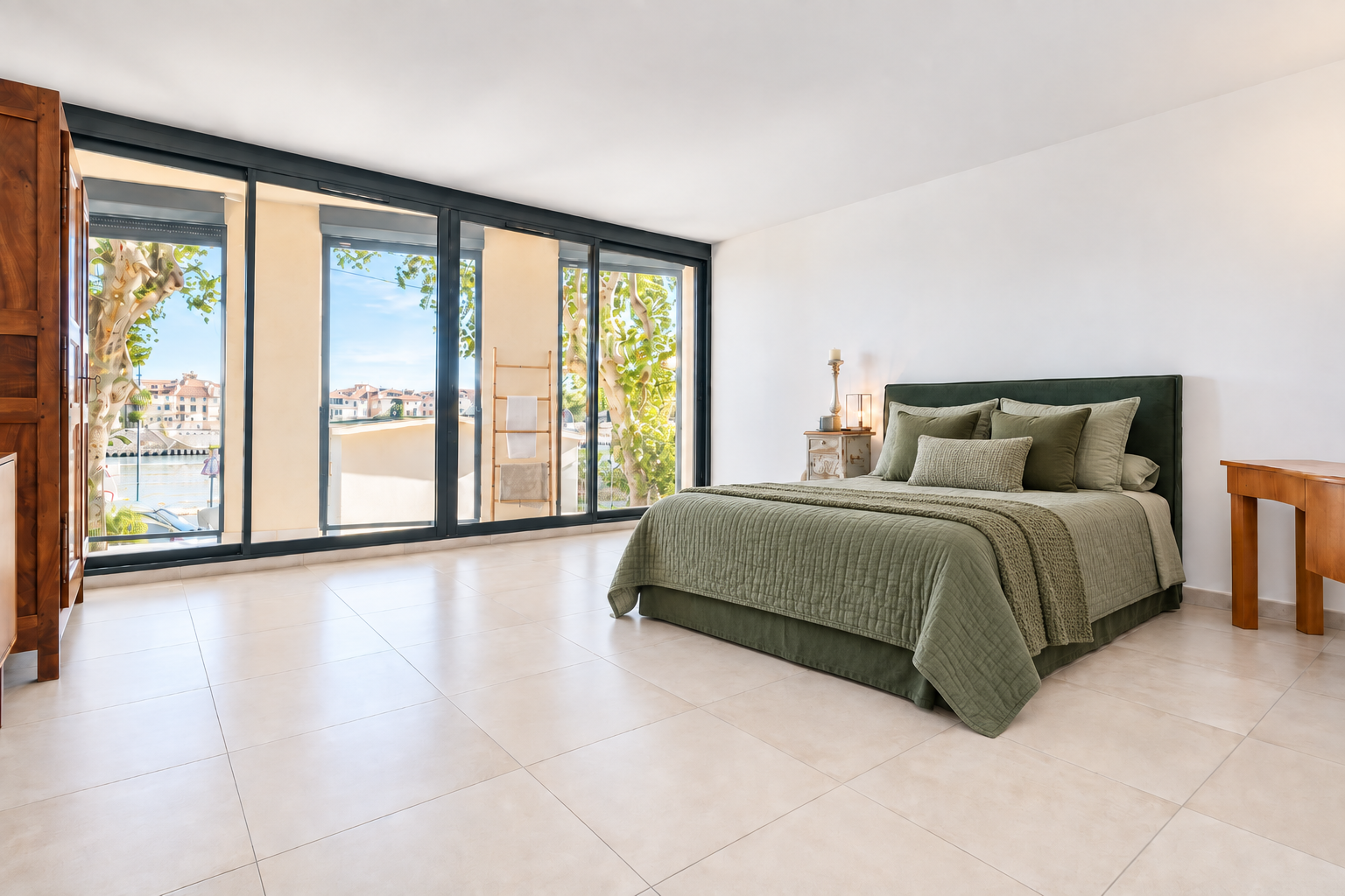 apartment 4 Rooms for sale on ARLES (13200)