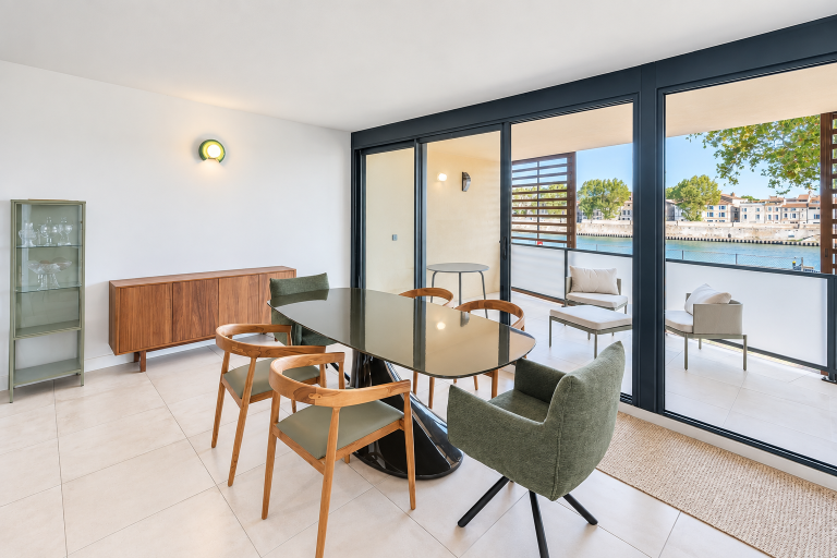 apartment 4 Rooms for sale on ARLES (13200)